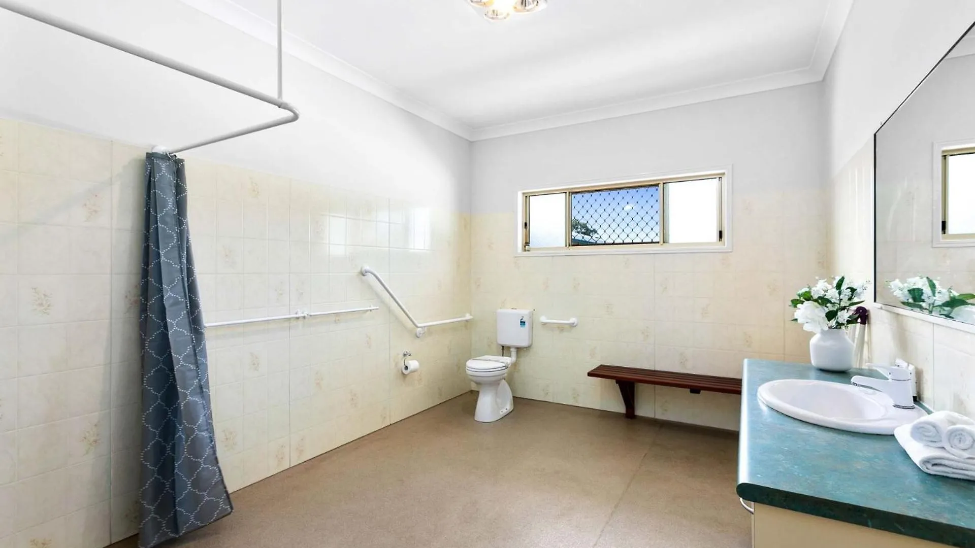 Coastal Bliss 6 Bedroom Burrum Heads