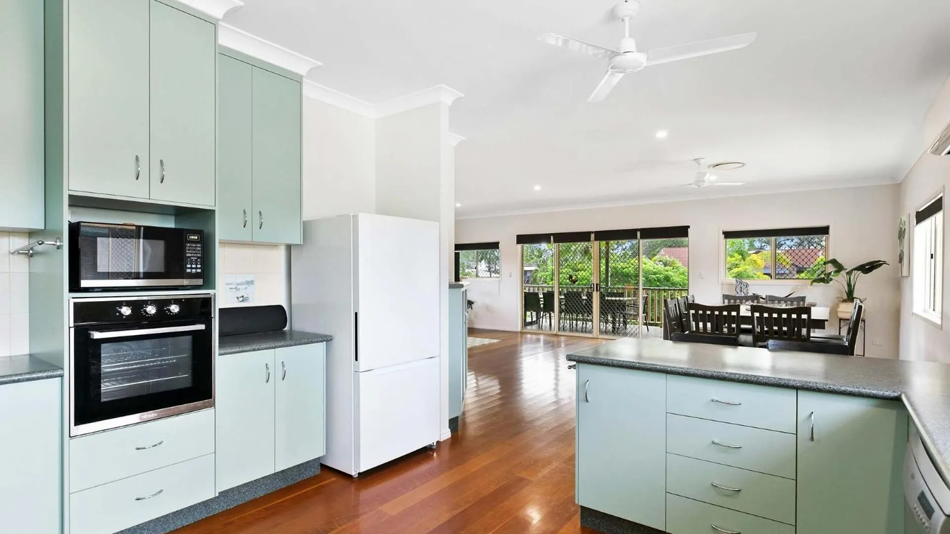Coastal Bliss 6 Bedroom Burrum Heads Australia