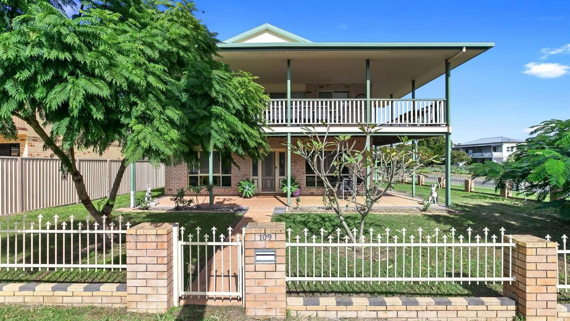 Coastal Bliss 6 Bedroom Burrum Heads