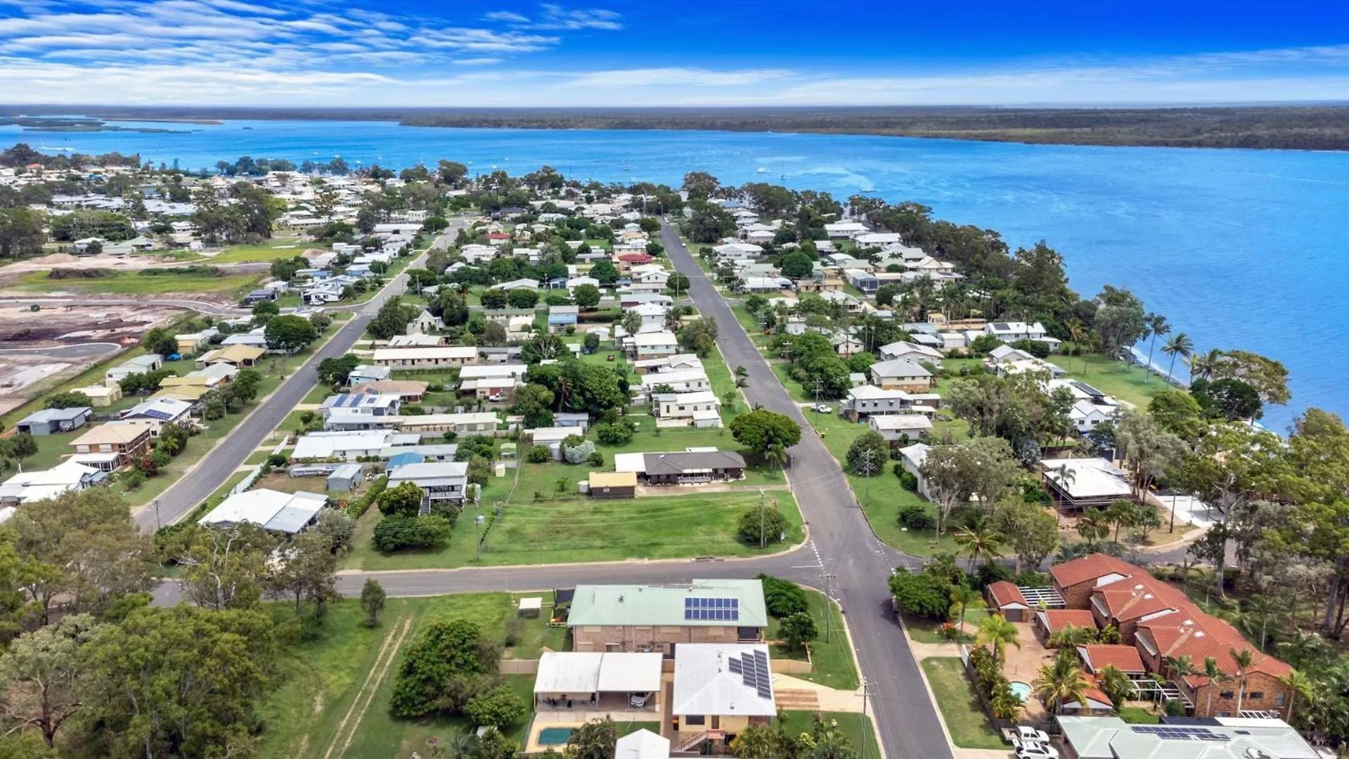 Coastal Bliss 6 Bedroom Burrum Heads 0*,